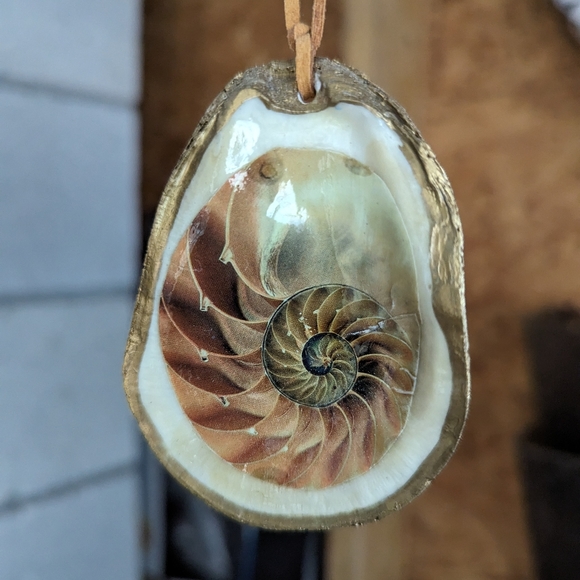 Custom Orders Handcrafted & decoupaged Oyster Clam shells florals animals Maps - Picture 13 of 14